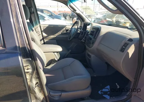 2002 Ford Escape Xlt z USA, uszkodzony, nr VIN 1FMYU03102KA64389